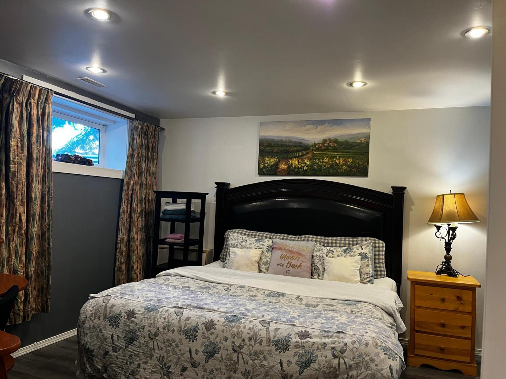 Hidden Valley New Basement Suite With Private Bathroom! Calgary Exterior photo